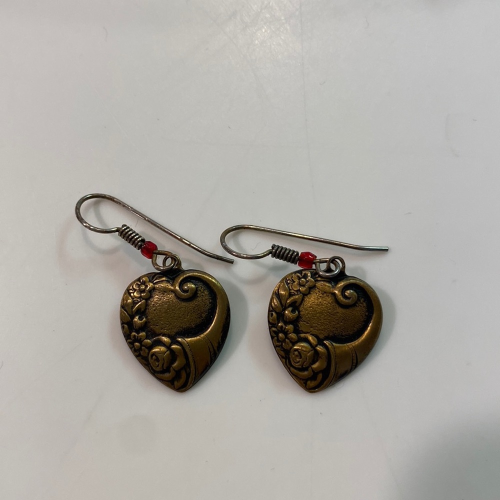 Heart cornucopia earrings